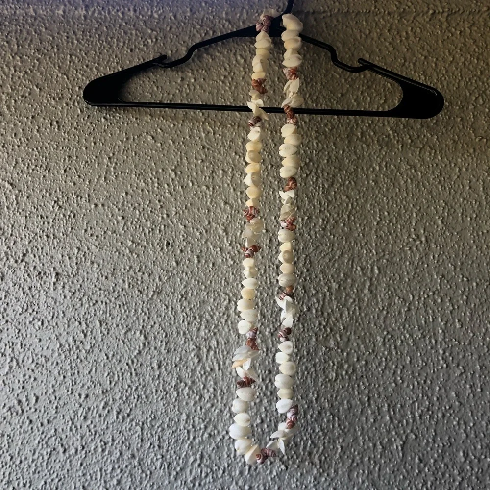 Natural Seashell Necklace. Color of Shells mostly White with Beige/tan shells - Picture 5 of 5